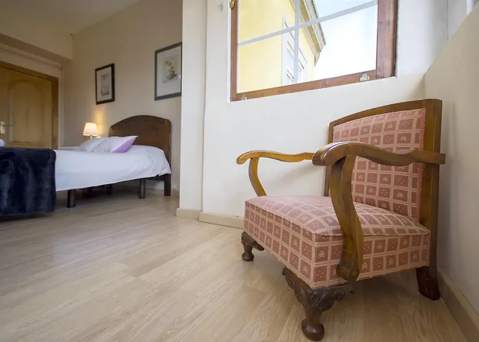 La De La Casona De 3* Sarria